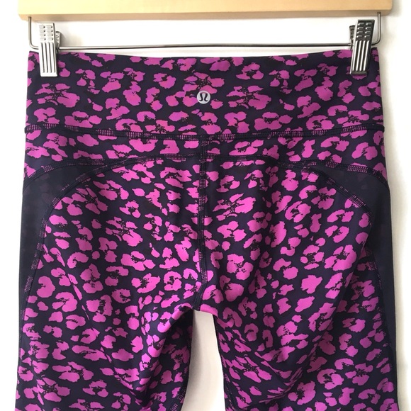 Lululemon Drop It Like It's Hot Tight Cherry Cheetah Ultra Violet Navy Blue Sz 6 - Picture 4 of 17